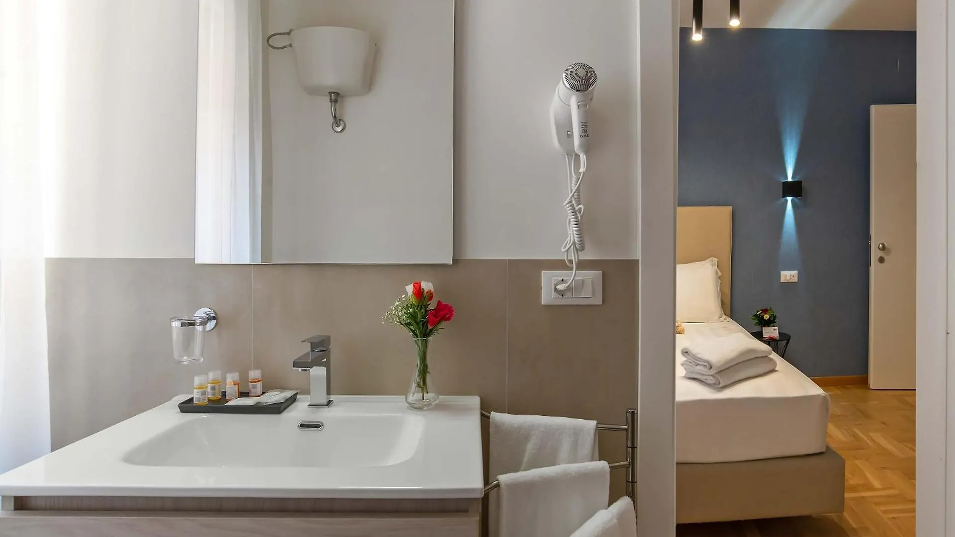 Essence Guesthouse Rome 0*,  Italy