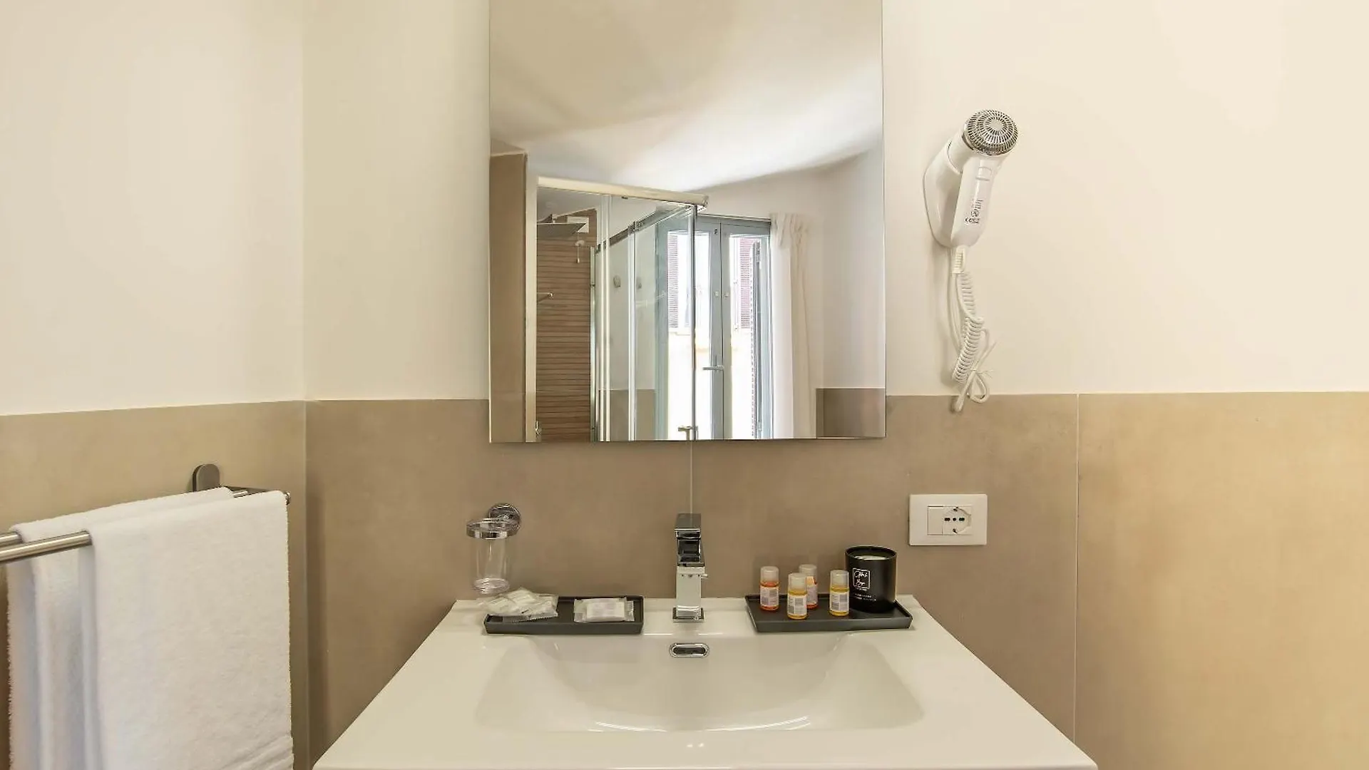 Essence Guesthouse Rome Italy